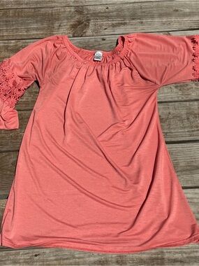 Win Win Women's Coral Off-Shoulder Tunic with Crochet Sleeve‎ Detail size Medium